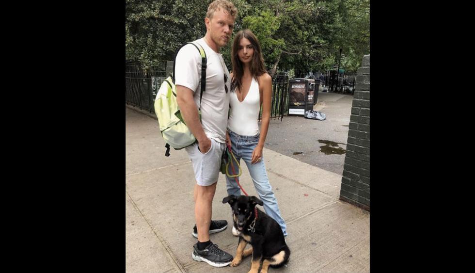 Emily Ratajkowski decidió mostrar su bronceado con atrevida foto que dejó poco a la imaginación (Foto: @emrata)