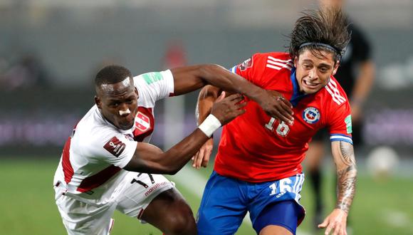 Joaquín Montecinos debutó con la selección chilena en Eliminatorias Qatar 2022 ante Perú. (Foto: Agencias)