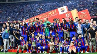 Rey de Reyes: el festejo del Barcelona tras levantar el trofeo ante el Deportivo Alavés