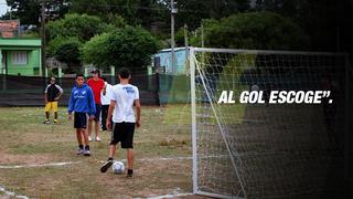Mete gol gana, gol debajo de la rodilla y las mejores frases del fútbol callejero (FOTOS)