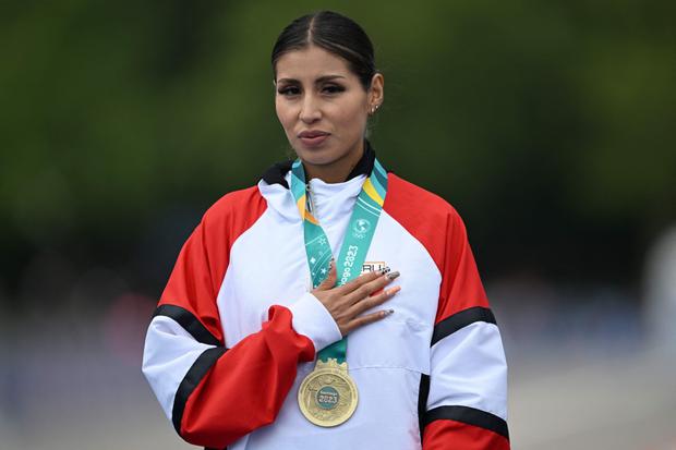 Kimberly García superó su posición panamericana al ganar el oro en Santiago 2023. En Lima 2019, se había quedado con la presea de plata. (AFP)
