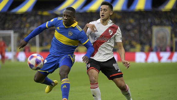 Luis Advíncula se ha ganado un lugar fijo en el once de Boca Juniors. (Foto: AFP)