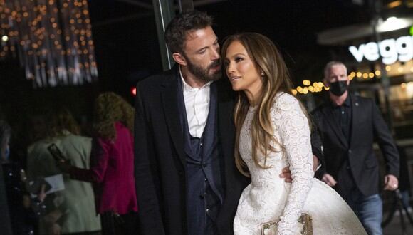 Jennifer Lopez y Ben Affleck se casan por segunda vez en boda ante familia y celebridades. (Foto: AFP)