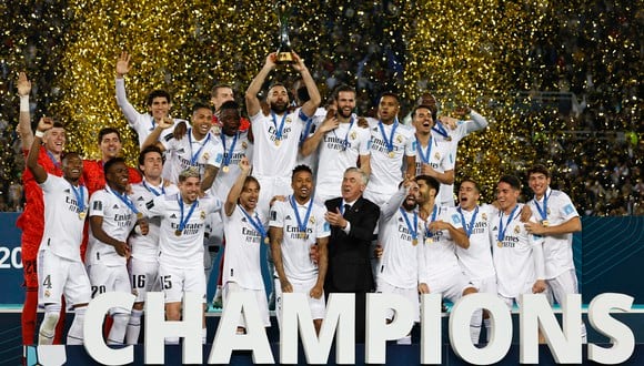 Real Madrid levantó el trofeo del Mundial de Clubes Copa por quinta vez en su historia. (Foto: AFP)