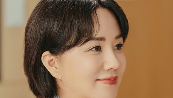 Uhm Jung-hwa interpreta a Cha Jeong-suk en la serie surcoreana "Doctora Cha" (Foto: Netflix)