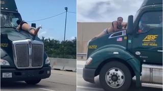 Hecho insólito: hombre se cuelga de un parabrisas y camión se ‘sacude’ para tirarlo en plena pista [VIDEO]