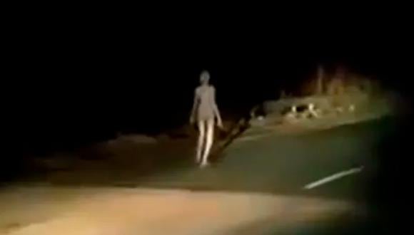 ¿Un Alien fue visto en la carretera? Esta es la verdad detrás del insólito metraje (Foto: Twitter)
