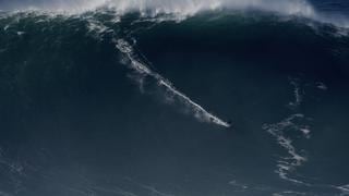 Logró lo imposible: alemán surfea la ola más grande del mundo y certifica récord Guinness [VIDEO] 