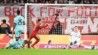 James es pura fantasía: hizo dos golazos en cuatro minutos y llegó al 'hat-trick' con Bayern Munich [VIDEO]