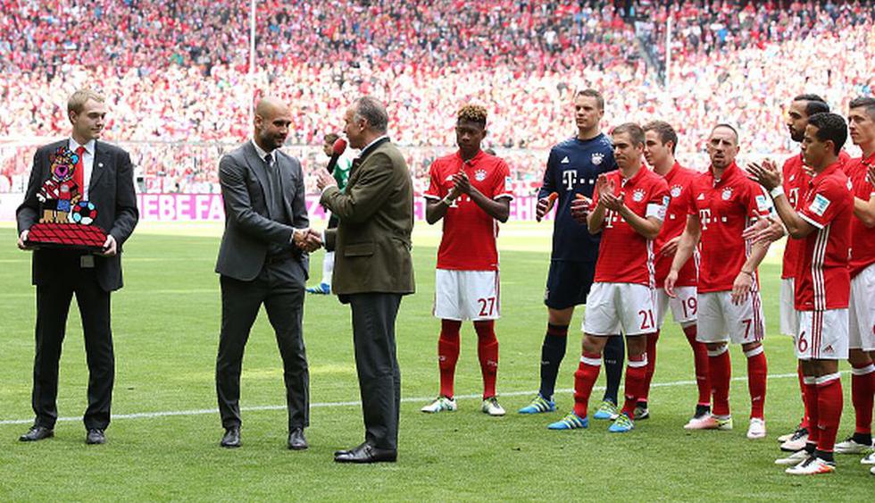 Previo al partido ante el Hannover 96, Pep Guardiola recibió una emotiva despedida con el Bayern Munich (Getty).