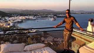 Al estilo Messi: Cristian Benavente veranea en Ibiza y el 'Loco' Vargas lo vaciló en Instagram