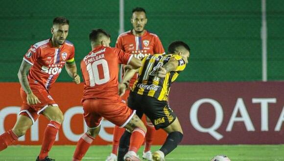 Guaraní venció a Royal Pari por la fase 1 de la Copa Libertadores, partido de ida. (AFP)