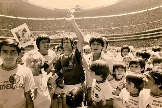 Enrique Borja fue despedido en 1977 por 120 mil personas en el Estadio Azteca (Foto: Mexsports)