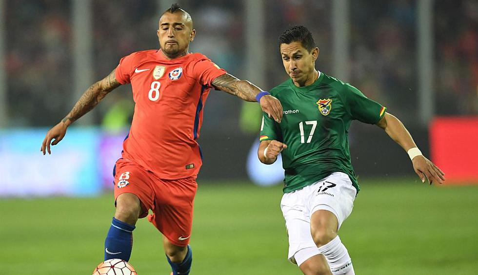 Aruto Vidal lució un corte de cabello con la palabra 'Bicampeón' en el duelo entre Chile y Bolivia (Arturo Vidal).