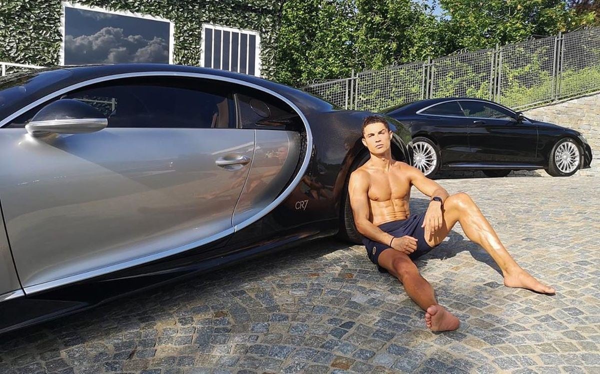 Con el Bugatti Centodieci: los autos de lujo que Cristiano Ronaldo guarda en la cochera
