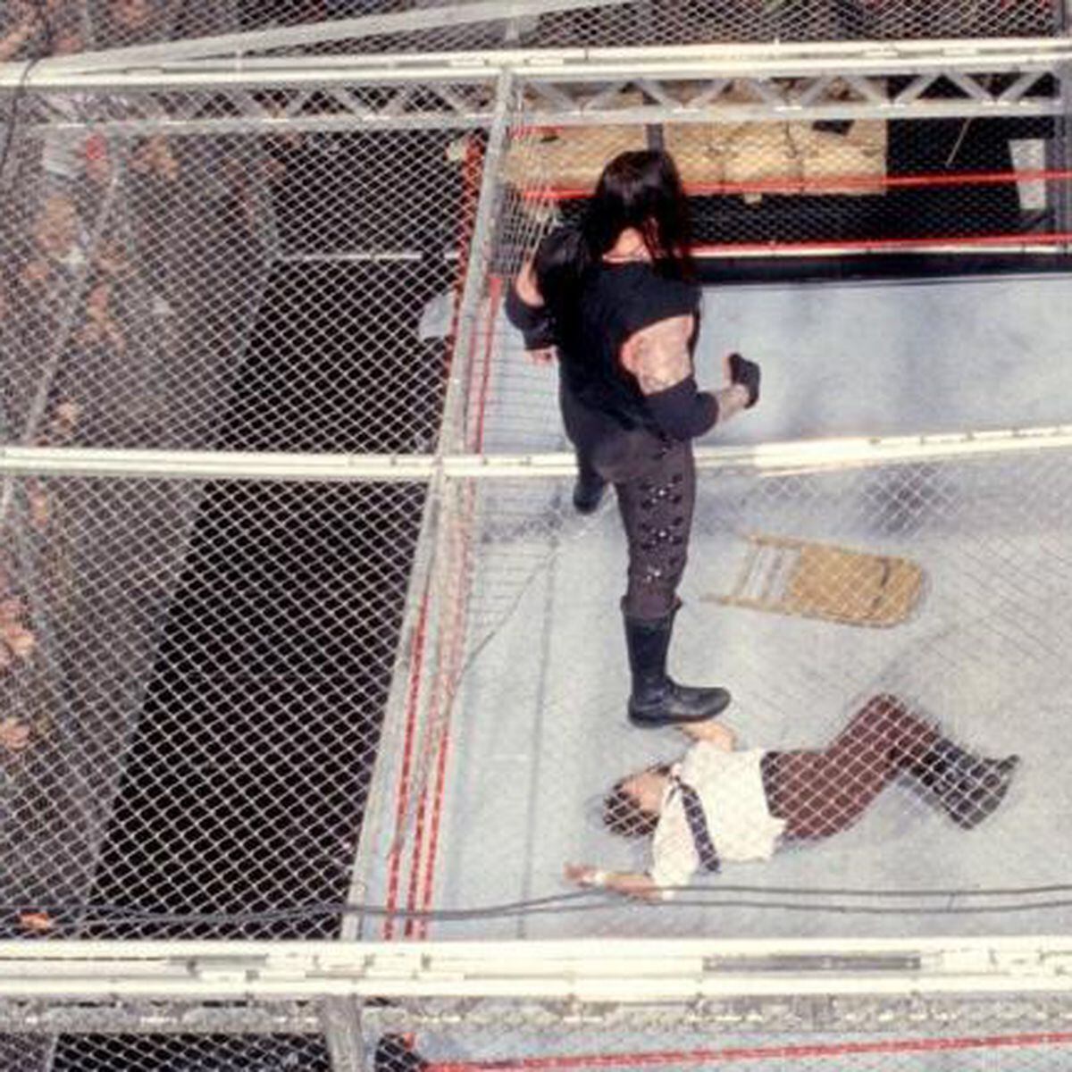 Momento épico: el día que The Undertaker arrojó a Mankind desde lo ...