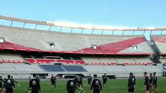 River Plate se prepara para la Copa de la Liga Profesional Argentina antes del partido Platense.  (Vídeo: River Plate / Twitter)