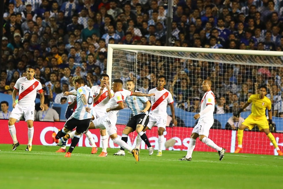 En nuestro último partido jugado en Argentina por Eliminatorias empatamos 0-0. El partido se jugó el 5 de octubre del 2017 en el Estadio La Bombonera, la gran actuación de Pedro Gallese impidió que Messi y compañía abrieran el marcador (Foto GEC Archivo).