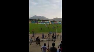 Partido de Copa Perú acabó con invasión de hinchas y disparos al aire [VIDEO]