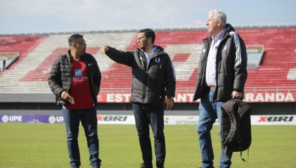 Antonio García Pye y Franco Navarro visitaron el estadio Antonia Aranda para duelo contra Paraguay por Eliminatorias. (Foto: FPF)