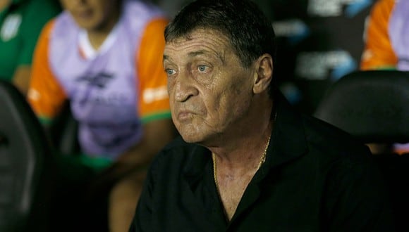 Julio César Falcioni dirige a Independiente de Avellaneda. (Foto: Getty)