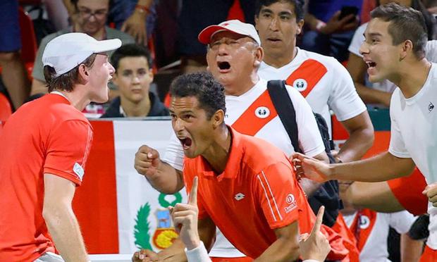 Ignacio Buse ganó en la Copa Davis y celebró con el Team Perú. (Foto: Copa Davis)