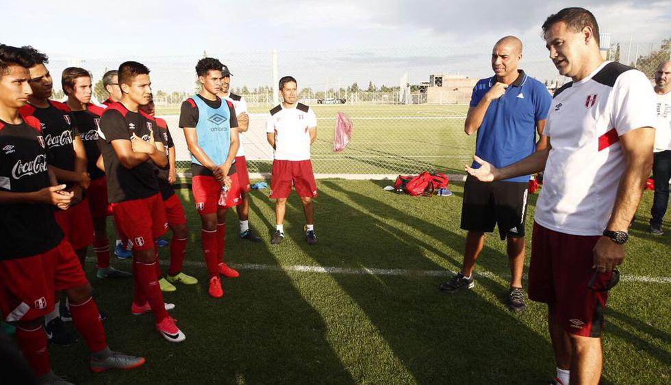 Selección Peruana sub 15 recibió visita del campeón Mundial David Trezeguet . (Twitter Selección Peruana)
