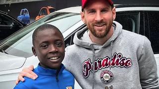 Una historia como pocas: el niño fan de Messi que caminaba cinco horaspara entrenarcon el Barza [FOTO]