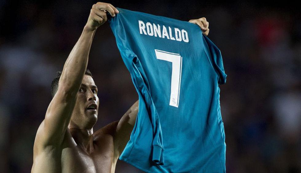 Cristiano Ronaldo brilló con luz propia con su golazo al Barcelona en Camp Nou. (Agencias)