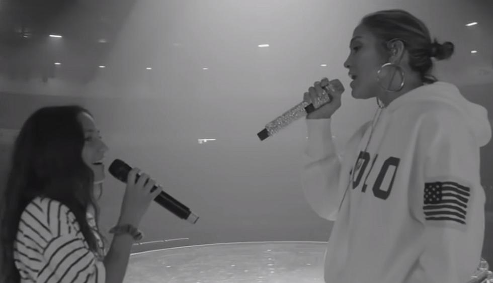 Jennifer Lopez comparte emotivo detrás de cámaras de su presentación junto a su hija Emme. (Foto: Captura de video)