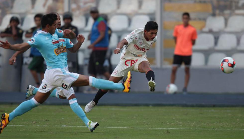 Universitario luchó de principio a fin el partido contra Cristal.