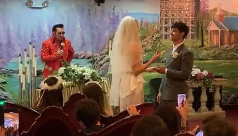Joe Jonas y Sophie Turner se casaron en una boda sorpresa en Las Vegas. (Foto: Captura)
