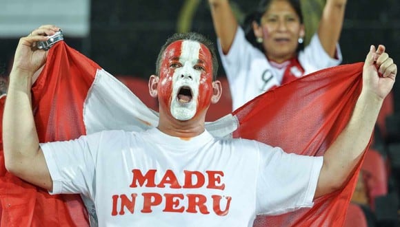 Los hinchas de la selección peruana presentes en Doha, Qatar. (Foto: EFE)