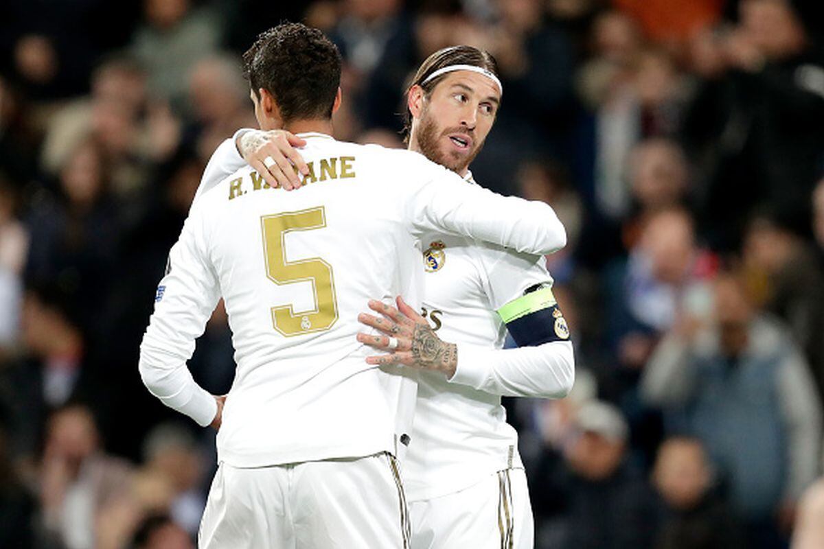 Varane y Ramos componen la zaga defensiva titular del Real Madrid. (Foto: Getty Images)