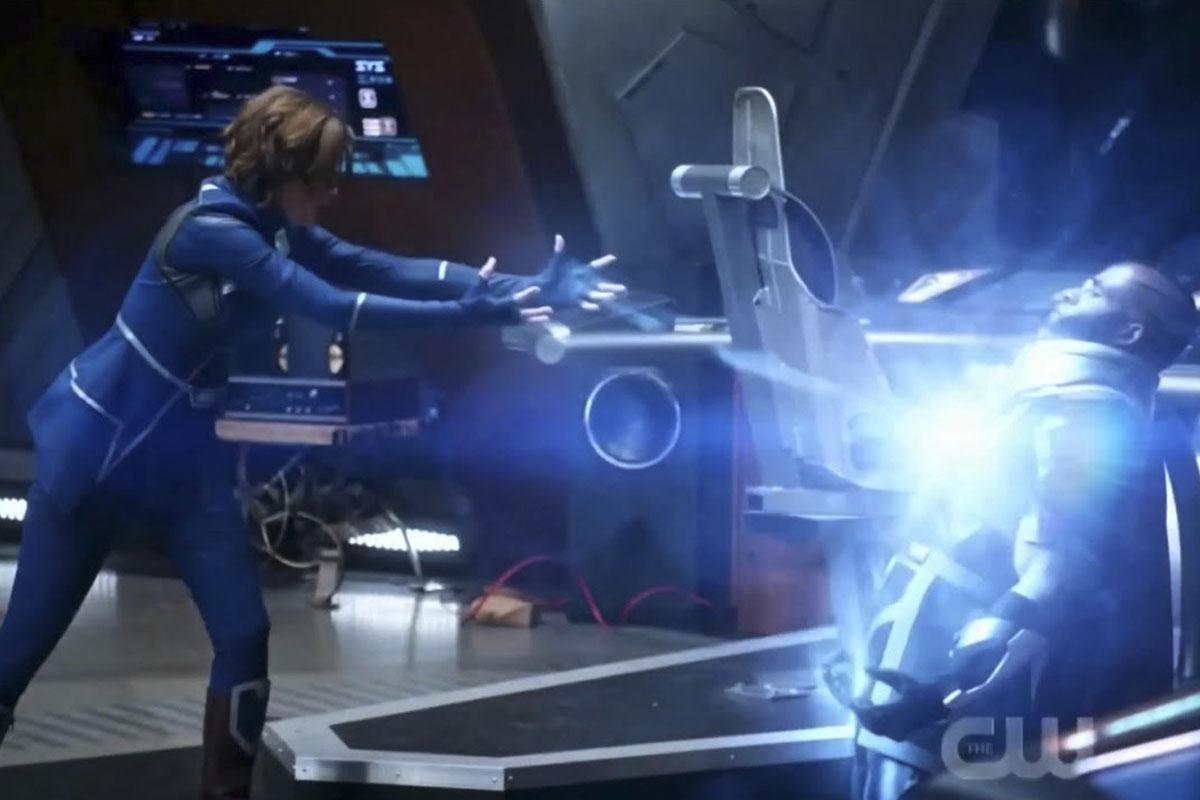 Lyla, poseída por el Anti-Monitor vence al Monitor (Foto: The CW)