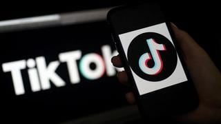 Aprende a crear dúos en TikTok y añade hashtags para que el video se posicione