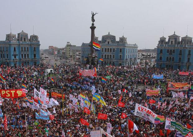 Concentración en la Plaza 2 de mayo, frente a la Confederación General de Trabajadores del Perú, por el 1 de mayo (Foto: GEC).