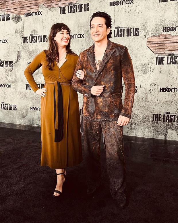 Gabriel Luna y Smaranda en la premiere de "The Last of Us" (Foto: Gabriel Luna / Instagram)