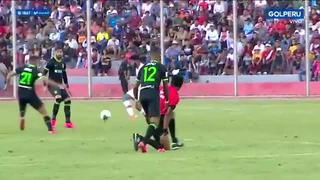 El árbitro, Beltrán, Montoya y Quijada se resbalaron: así se produjo el gol de Ayacucho en cancha mojada [VIDEO]