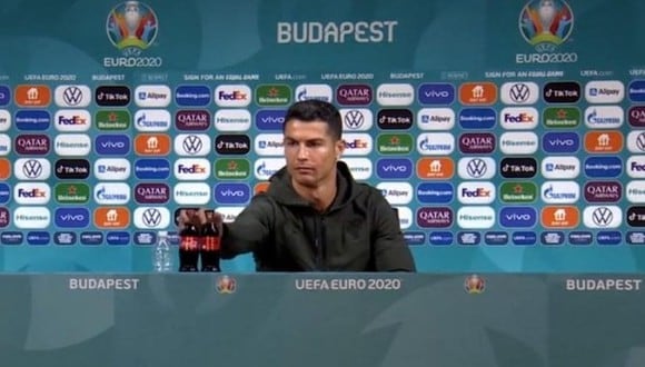 Cristiano Ronaldo fue protagonista en la Eurocopa 2021 por retirar botellas de gaseosas en la conferencia de prensa. (Captura: Eurocopa)