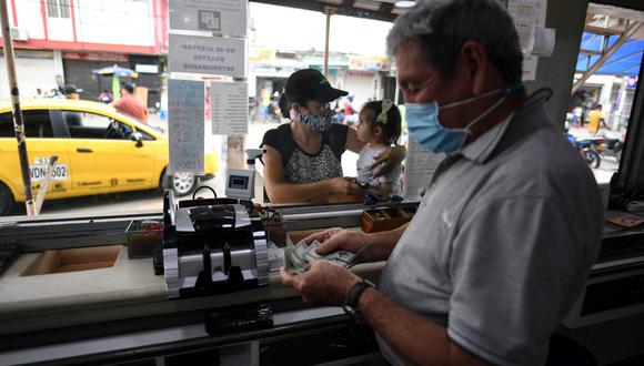 Los trabajadores en Venezuela vienen exigiendo un aumento en el Salario Mínimo este 2023 | Foto: AFP