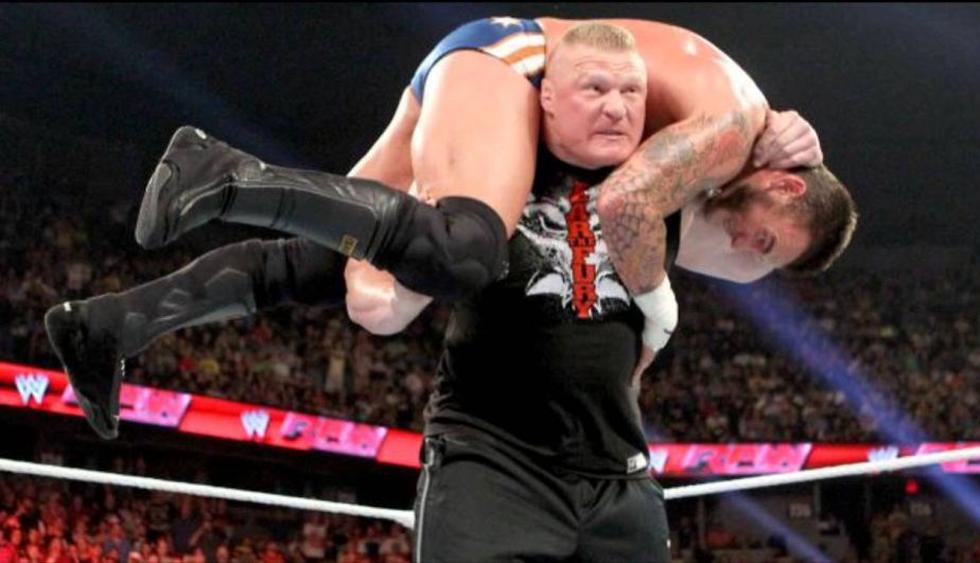 El 'F-5' es una de las maniobras más dolorosas en la WWE, debido al fuerte impacto sobre la lona. (WWE)
