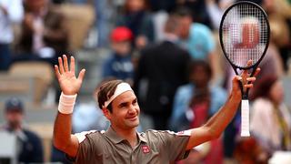 ¡Buen inicio! Roger Federer ganó sin dificultades en su regreso a Roland Garros