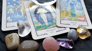 Horóscopo del sábado 3 de diciembre: predicciones de amor, dinero y salud, según el tarot