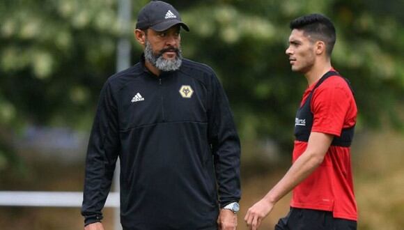 El DT de Wolverhampton habló sobre la vuelta de Raúl Jiménez a los entrenamientos. (Foto: EFE)