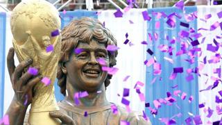 ¿Peor que la de 'CR7'? Estatua de Diego Maradona en Calcuta es objeto de burlas [VIDEO]