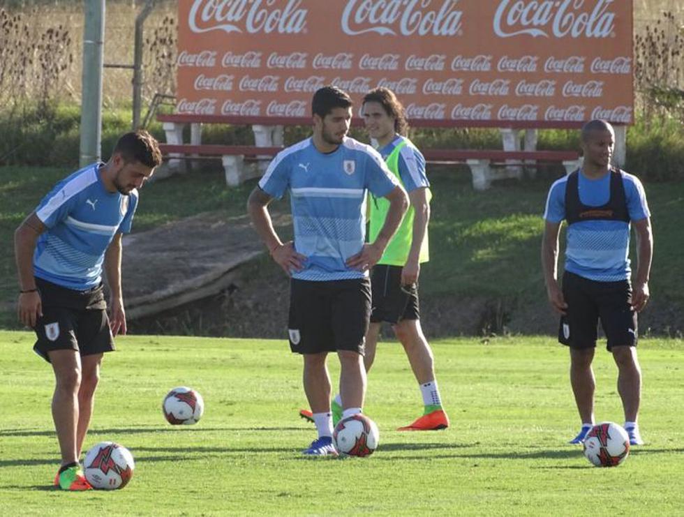 Uruguay ensaya con pelota parada para enfrentar a Perú (Twitter: Selección Uruguaya)