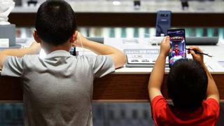 iPhone: niño bloqueó por los próximos 47 años el aparato móvil de su madre