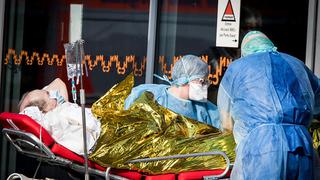 Francia se queda sin recursos: enfermos graves están siendo enviados a Alemania, Suiza y Luxemburgo