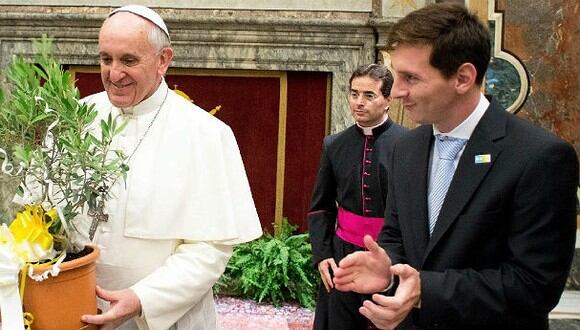 Lionel Messi y el papa Francisco se conocieron personalmente en el 2013. (Foto: Agencias)